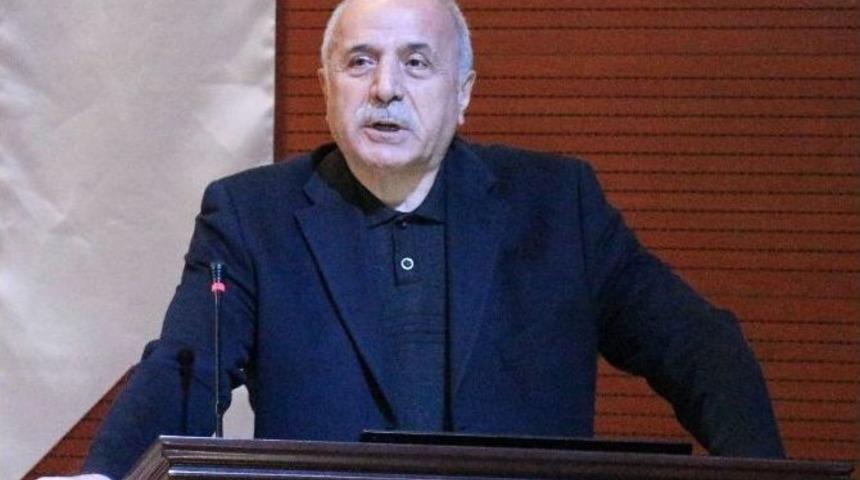 Prof. Dr. Şen Gen&ccedil;liğin &Ouml;nemine Dikkat &Ccedil;ekti