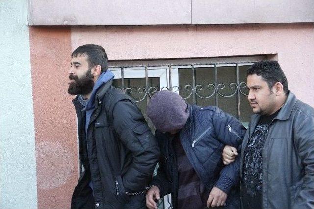 Caminin Bakır Kaplamasını Çalan 3 Kişi Yakalandı