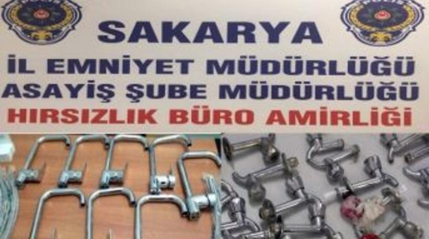 Cami Şadırvanlarından Musluk &Ccedil;alan Hırsızlar Yakalandı