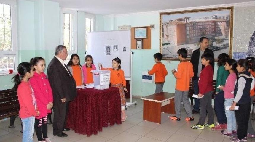 Okullarda &Ouml;ğrenci Temsilcileri Se&ccedil;iliyor