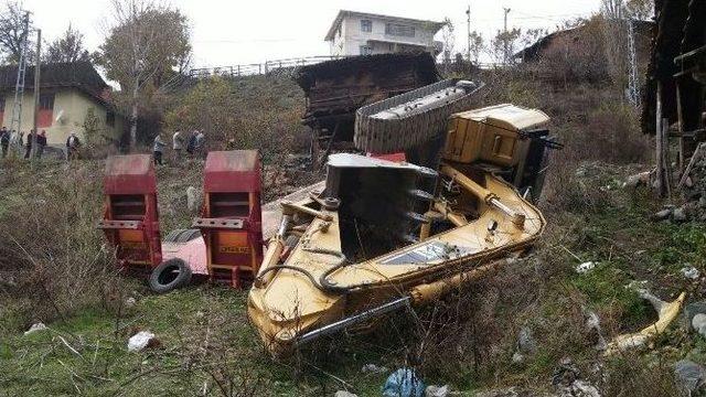 Tır Üstünden Kayan İş Makinesi Yaşlı Adamın Ayağını Ezdi