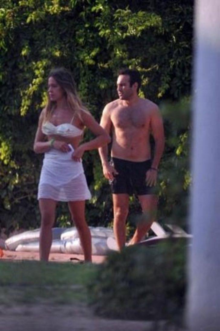 Buğra Gülsoy aileye girdi G1