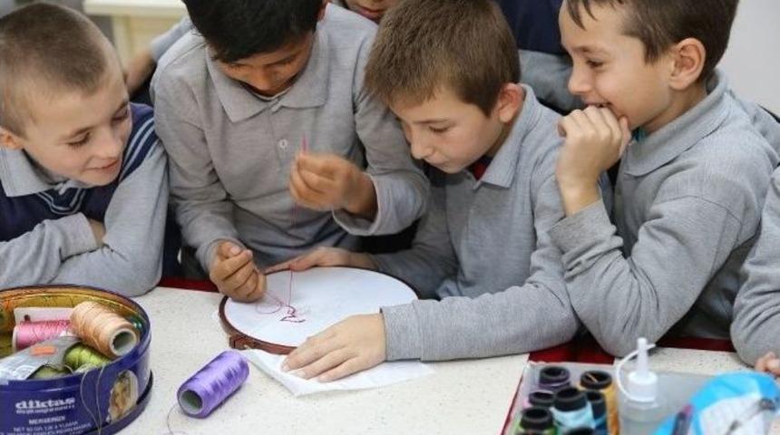 Kandıralı &Ccedil;ocuklar Ko-mek&rsquo;i &Ccedil;ok Sevdi