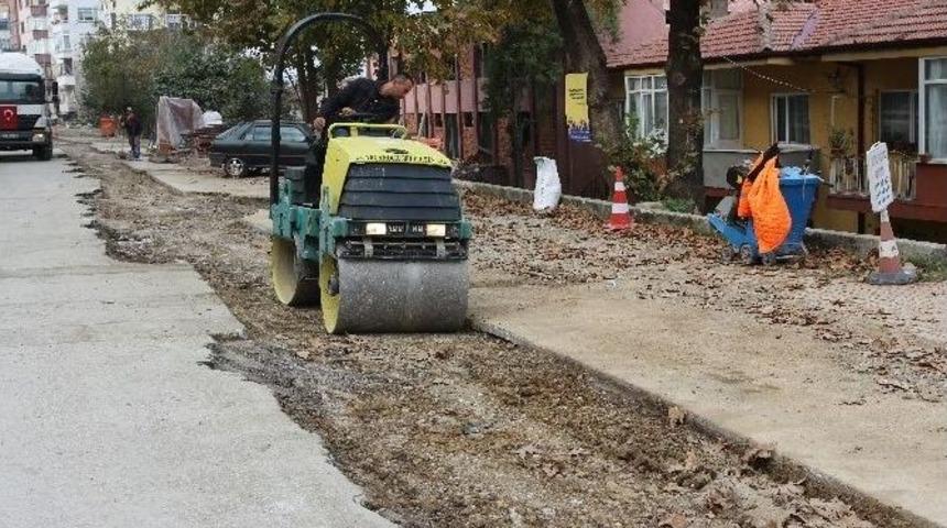 Ak&ccedil;akoca&rsquo;da Belediye Ekipleri Dur Durak Bilmiyor