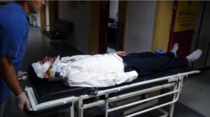 Batman&rsquo;da Karşıya Ge&ccedil;mek İsteyen Engelliye Otomobil &Ccedil;arptı