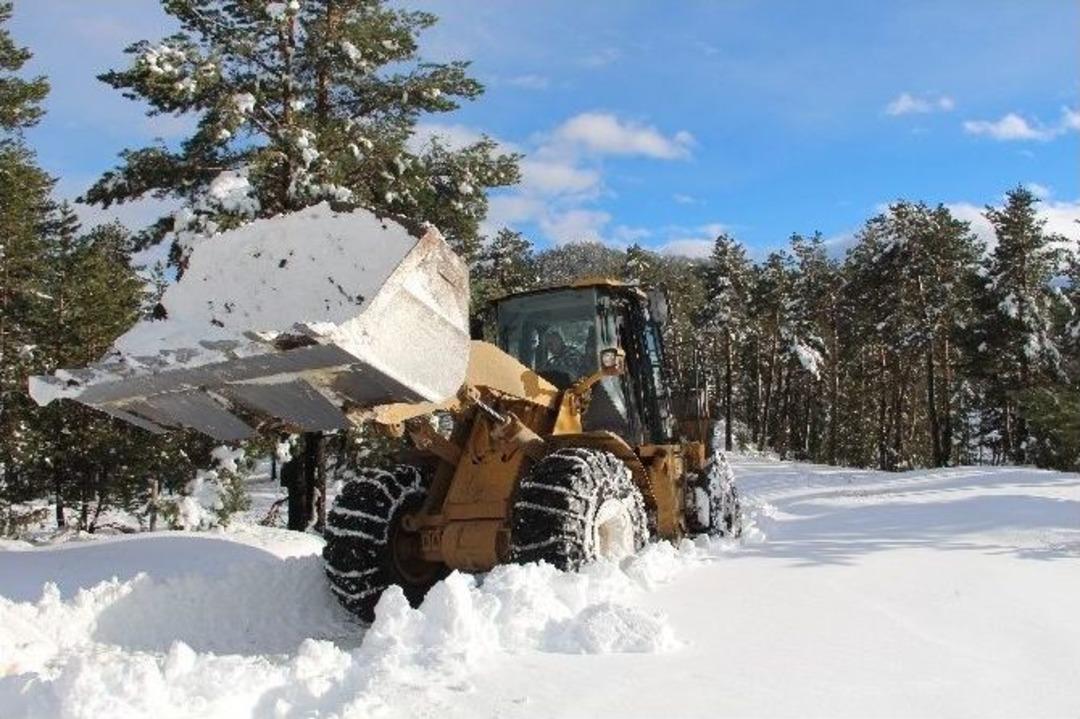 Kapanan K&ouml;y Yolları Ulaşıma A&ccedil;ıldı