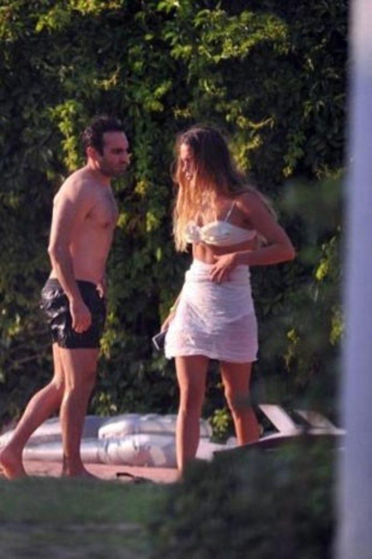 Buğra Gülsoy aileye girdi G2