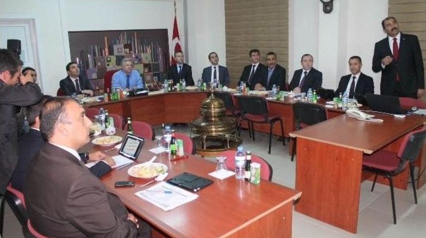 Vali S&uuml;leyman Kahraman&rsquo;a Milli Eğitim Brifingi Verildi