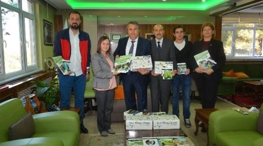 Yunusemre Belediyesi&rsquo;nden Makedonya&rsquo;ya T&uuml;rk&ccedil;e Eğitim Seti