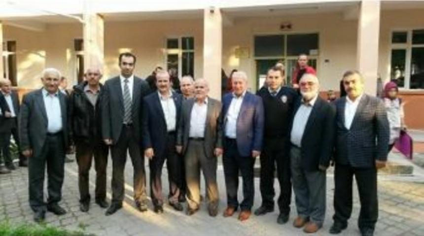 Lapseki Şehit H&uuml;seyin &Ccedil;etin İmam Hatip Ortaokulunda Aşure İkramı