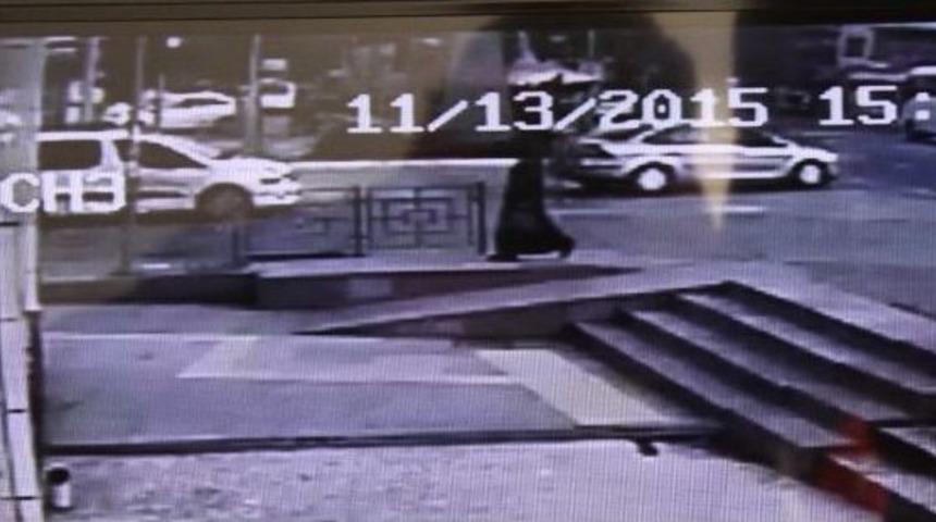 Banka Soyguncusu G&uuml;venlik Kamerasına Yakalandı