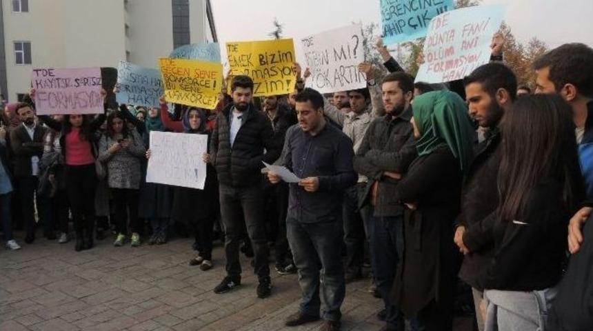 Sakarya &Uuml;niversitesi Fef &Ouml;ğrencilerinden Formasyon Eylemi