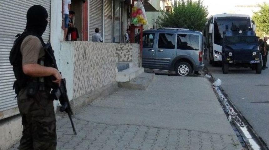 Batman&rsquo;da Ter&ouml;r Operasyonu: 14 G&ouml;zaltı