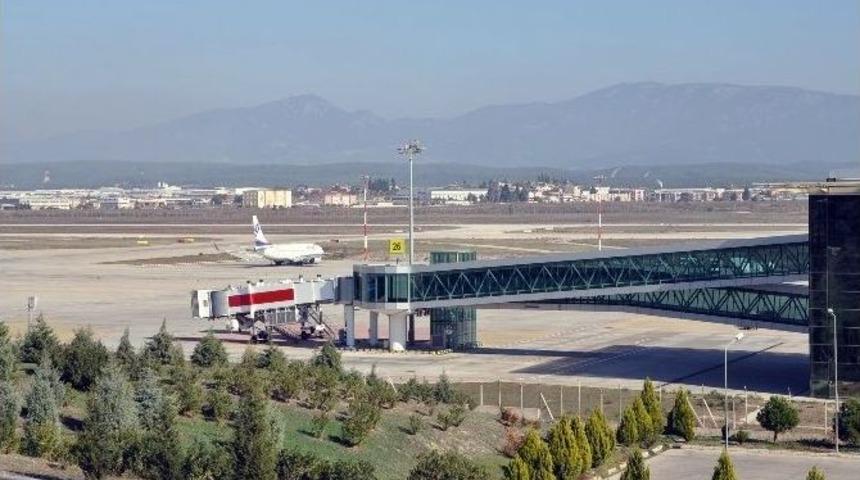 Adnan Menderes Havalimanı&rsquo;nda Feci &Ouml;l&uuml;m