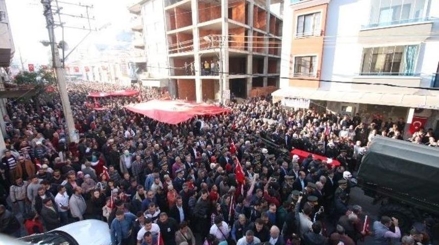 Balıkesirli Şehidi On Binler Uğurladı