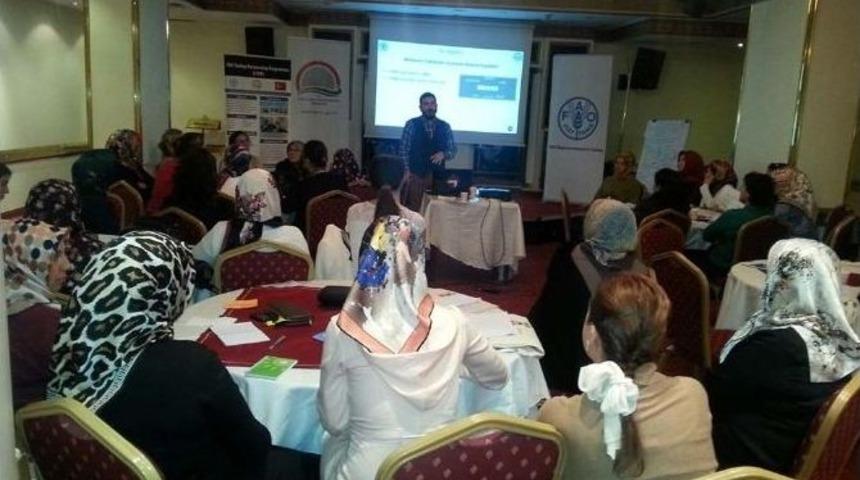 Kars&rsquo;ta Kırsal Alanda Yaşayan Kadınların Sosyo-ekonomik Y&ouml;nden Eğitimlerinin Desteklenmesi Yoluyla S&uuml;rd&uuml;r&uuml;lebilir Kalkınmanın Sağlanması Projesi