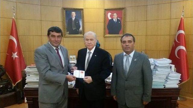 Mhp Lideri Devlet Bahçeli Şehit Aileleri Ve Gaziler Derneği’ne Minibüs Hibe Etti