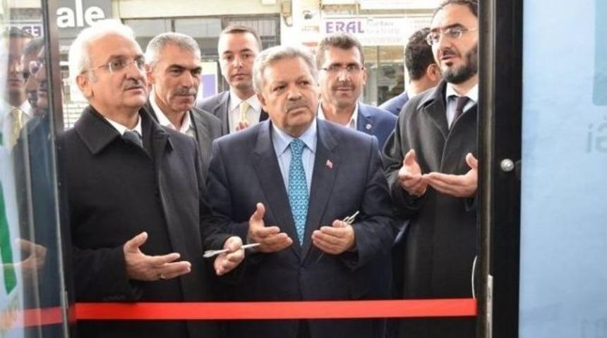 İhh İnsani Yardım Vakfı &Ccedil;ocukları Sevindiriyor