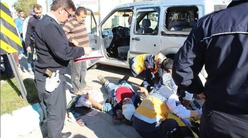 Beyşehir&rsquo;de Trafik Kazaları: &Uuml;&ccedil; Yaralı