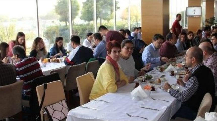 Manisa Amerikan K&uuml;lt&uuml;r Koleji&rsquo;nden Velilerle Tanışma Kahvaltısı