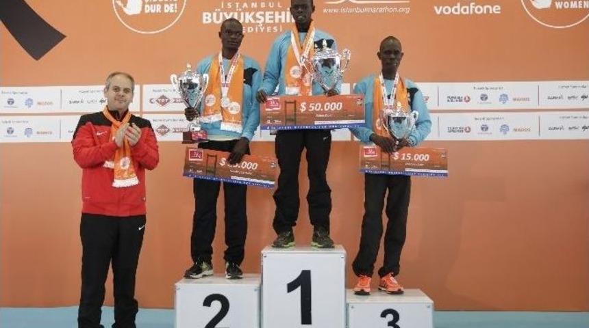 37. Vodafone İstanbul Maratonu&rsquo;nda &Ouml;d&uuml;ller Dağıtıldı