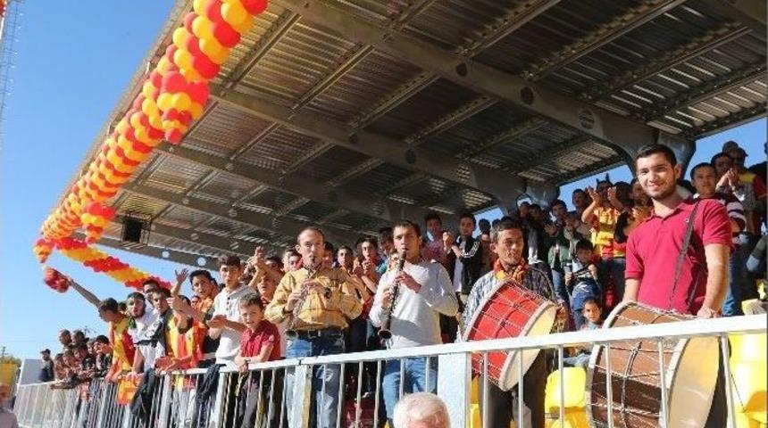 Kızılcab&ouml;l&uuml;k Spor Tesisi A&ccedil;ıldı