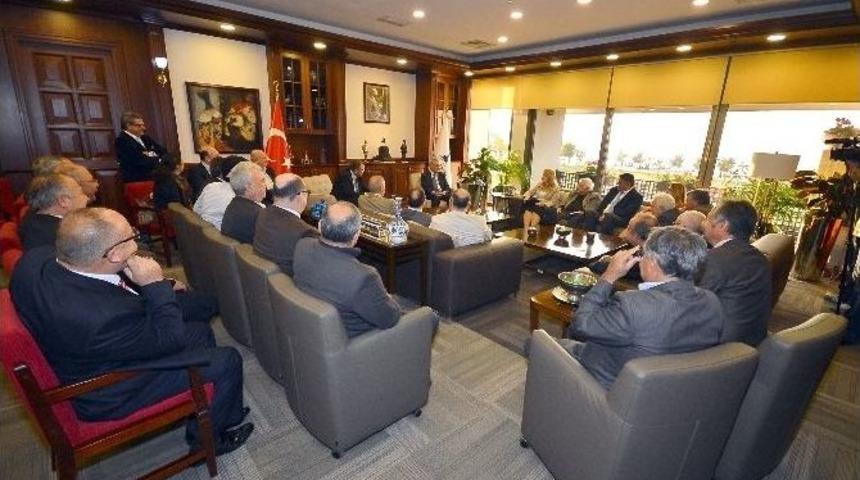 İzmir B&uuml;y&uuml;kşehir Belediye Başkanı Aziz Kocaoğlu: