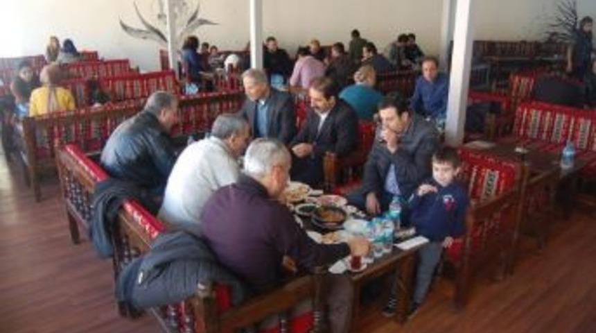 Ses &Uuml;yeleri Yemekte Bir Araya Geldi