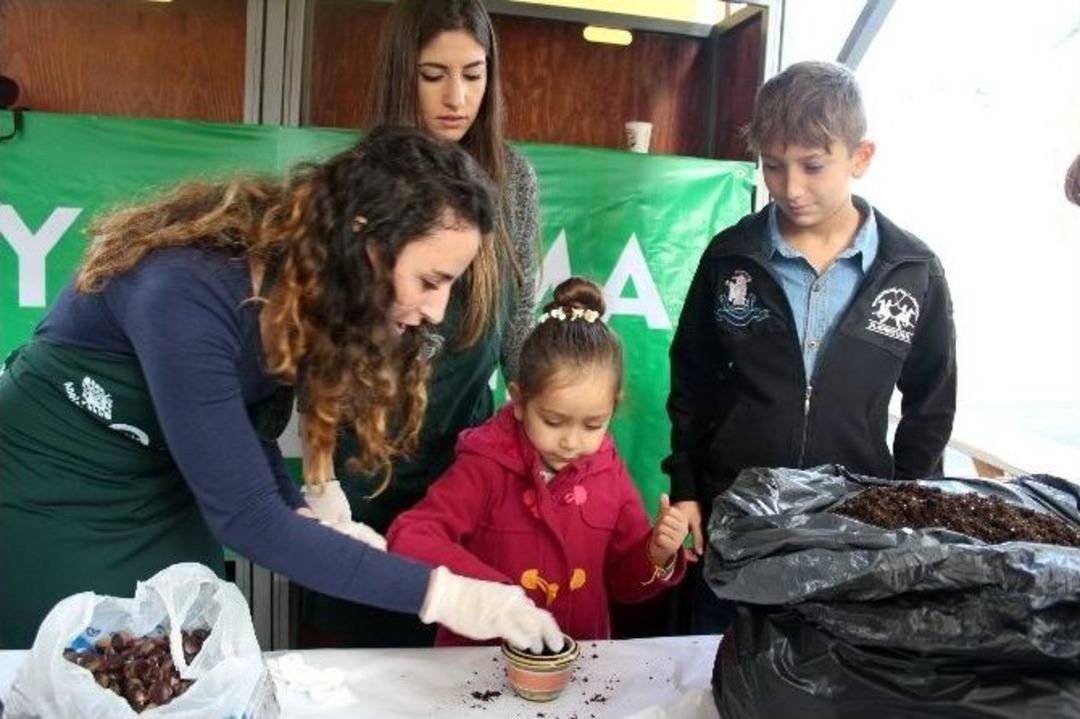 Zeytinburnu Tıbbi Bitkiler Bah&ccedil;esi, Tohum Takas Şenliği&rsquo;nde
