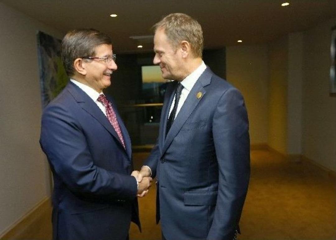 Başbakan Davutoğlu Liderlerle İkili G&ouml;r&uuml;şme Yaptı