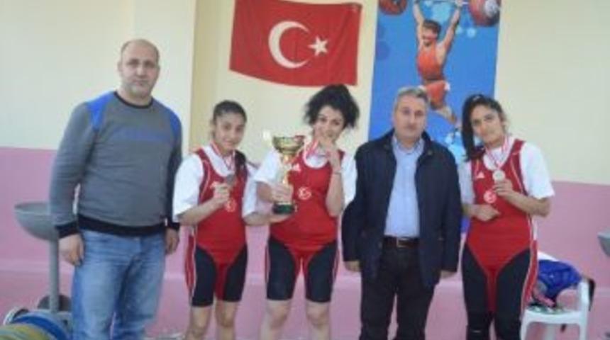 Atat&uuml;rk Kupası Halter M&uuml;sabakaları Tamamlandı