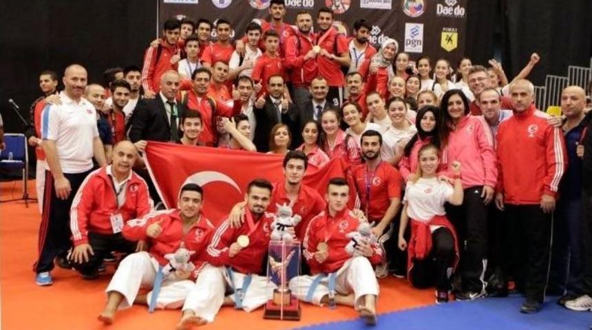 Milli Karateciler Endonezya&rsquo;da Tarih Yazdı
