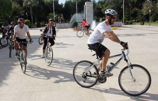 Film Festivaline Bisikletli Tanıtım