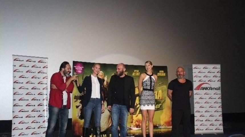 Cem Yılmaz&rsquo;a Ankamall&rsquo;da B&uuml;y&uuml;k İlgi