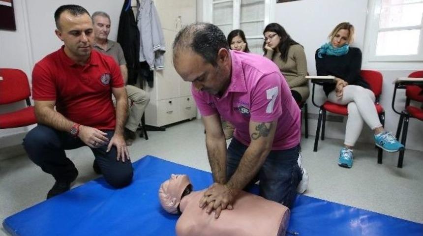 Karşıyaka’dan Bakanlık Onaylı İlk Yardım Kursu