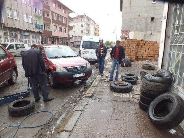 Kışın Gelişi Oto Lastikçilerinin Yüzünü Güldürdü