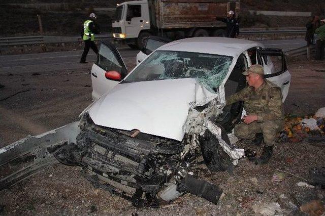 Erzincan’da Trafik Kazası: 5 Yaralı