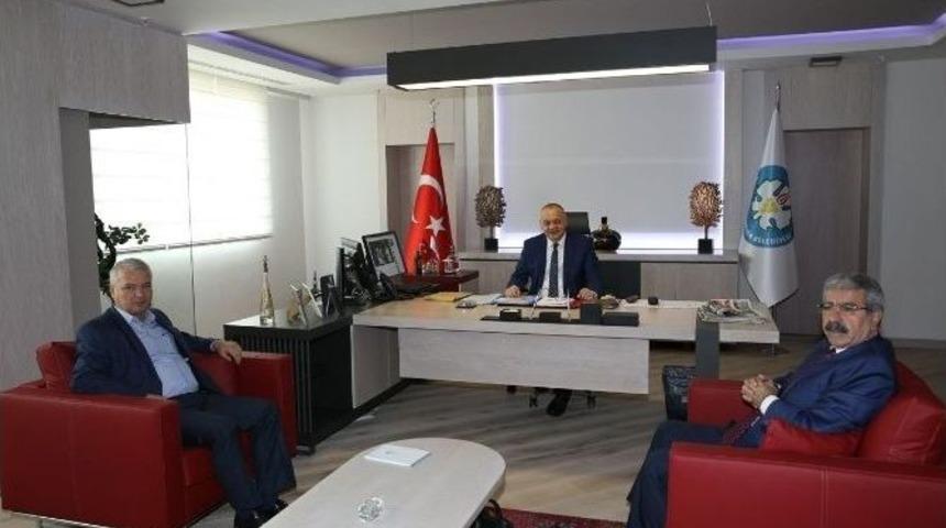Chp&rsquo;li Başkanlardan Erg&uuml;n&rsquo;e &Ouml;vg&uuml;