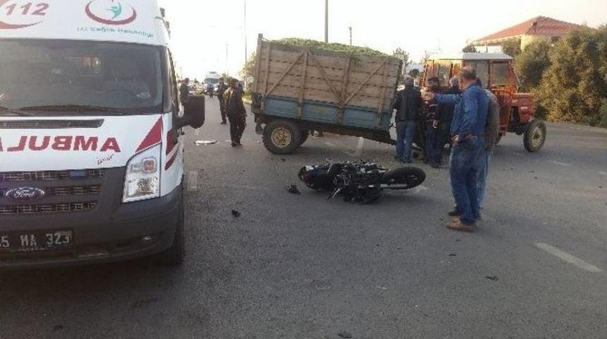 Motosiklet Trakt&ouml;re &Ccedil;arptı: 1 &Ouml;l&uuml;, 1 Yaralı