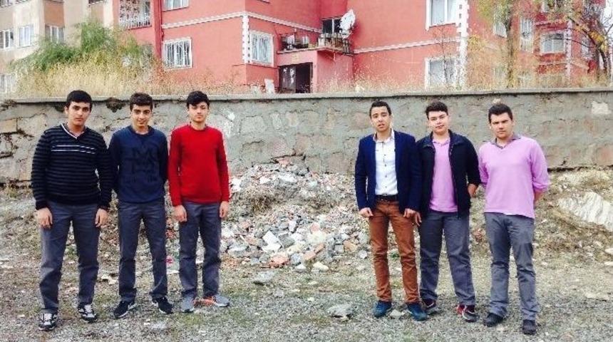 Yozgat Atat&uuml;rk Lisesi &Ouml;ğrencileri Bozuk Yolların Yapılması Ve &Ccedil;evre D&uuml;zenlemesi İ&ccedil;in Belediyeden Yardım Bekliyor