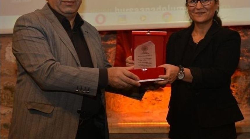 Anadolu Medya Grubu&rsquo;ndan Nil&uuml;fer&rsquo;e &Ouml;d&uuml;l