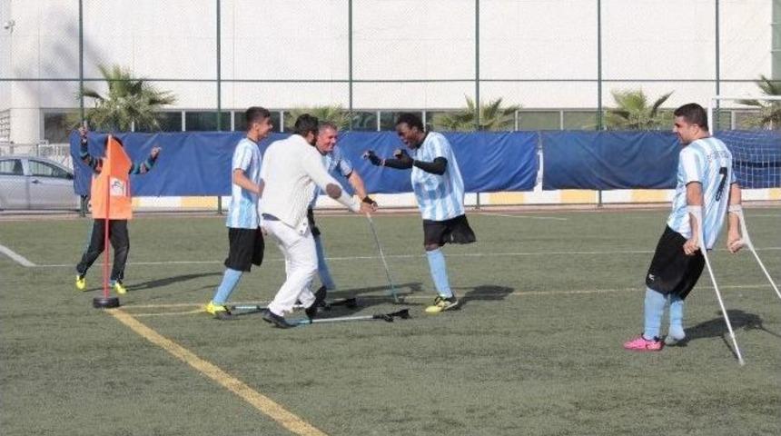 Eyy&uuml;biye Belediyesi Ampute Takımında Moraller Yerinde