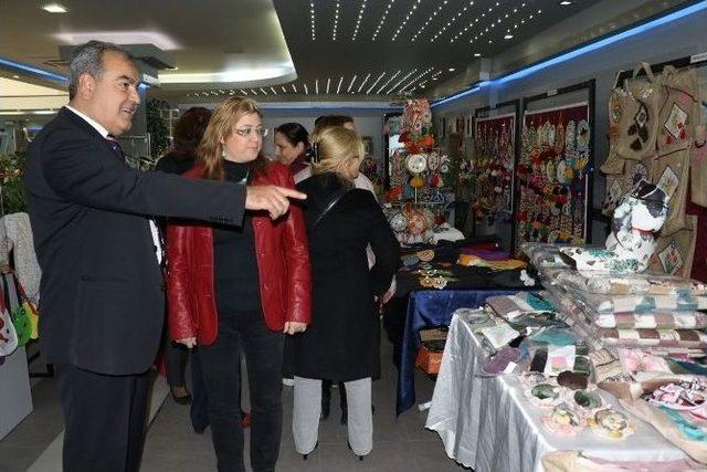 &lsquo;kadın Ve Hobi&rsquo; El Sanatları Sergisi A&ccedil;ıldı 1