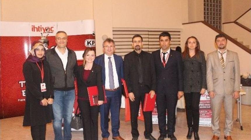 Kastamonu&rsquo;da &lsquo;kpss Ve İş D&uuml;nyası&rsquo; Konferansı Yapıldı