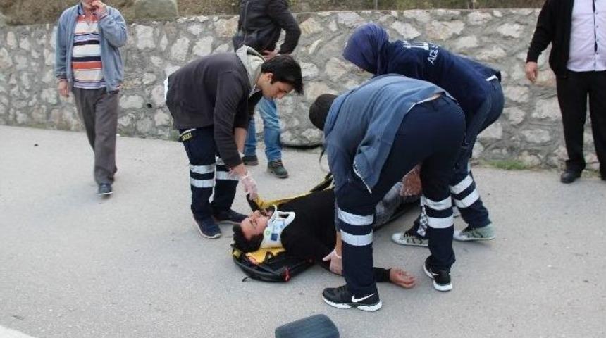 Karab&uuml;k&rsquo;te Trafik Kazası: 2 Yaralı