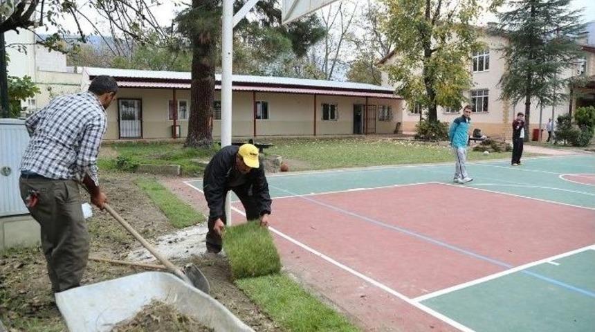 Sapanca&rsquo;da Okullarda Tadilat &Ccedil;alışmaları Takdir Topluyor