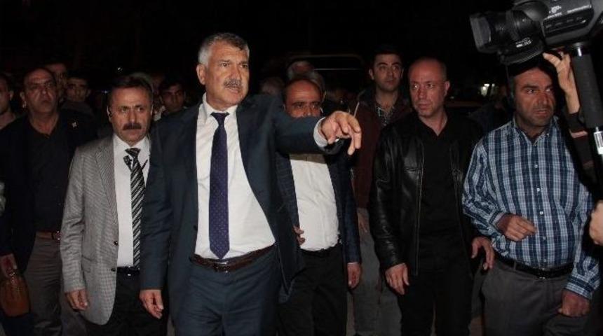 Chp&rsquo;li Belediye Başkanının Chp İl Y&ouml;netim Kurulu Toplantısını Bastığı İddiası