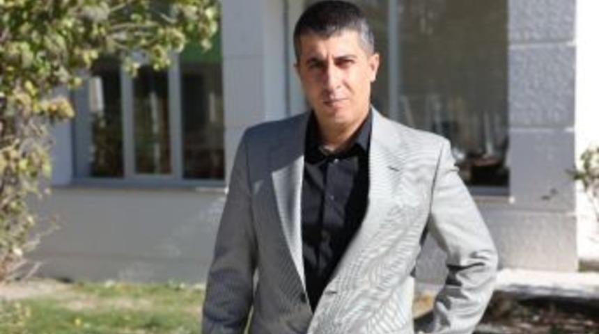 Atat&uuml;rk &Uuml;nıversıtesı Tarıh B&ouml;l&uuml;m&uuml; &Ouml;ğretım &Uuml;yesı Dr. Savaş Eğılmez :