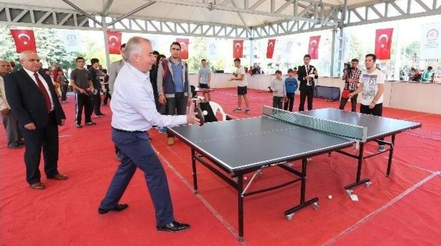 Denizli&rsquo;de Raket Sporları Turnuvası D&uuml;zenlendi