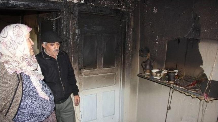 Yangında Hem Evleri, Hem De Hayatları Alt Üst Oldu